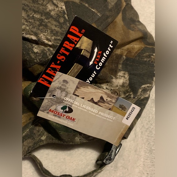 Camo Bear Grizztrick hat with Tags - Picture 6 of 8